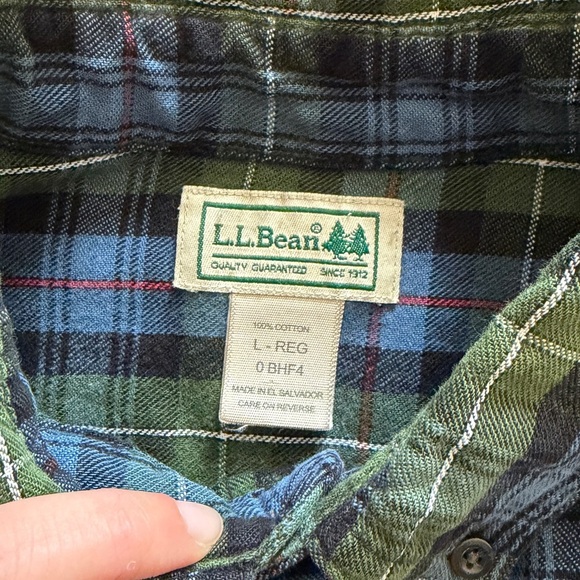 LL Bean Men’s L Casual Button Up Shirt Blue Green Plaid Long Sleeve 100% Cotton - Picture 3 of 13
